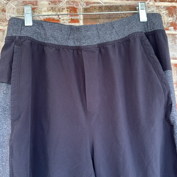 Lululemon Athletica Black Gray Men’s T.H.E. Shorts - Picture 5 of 9
